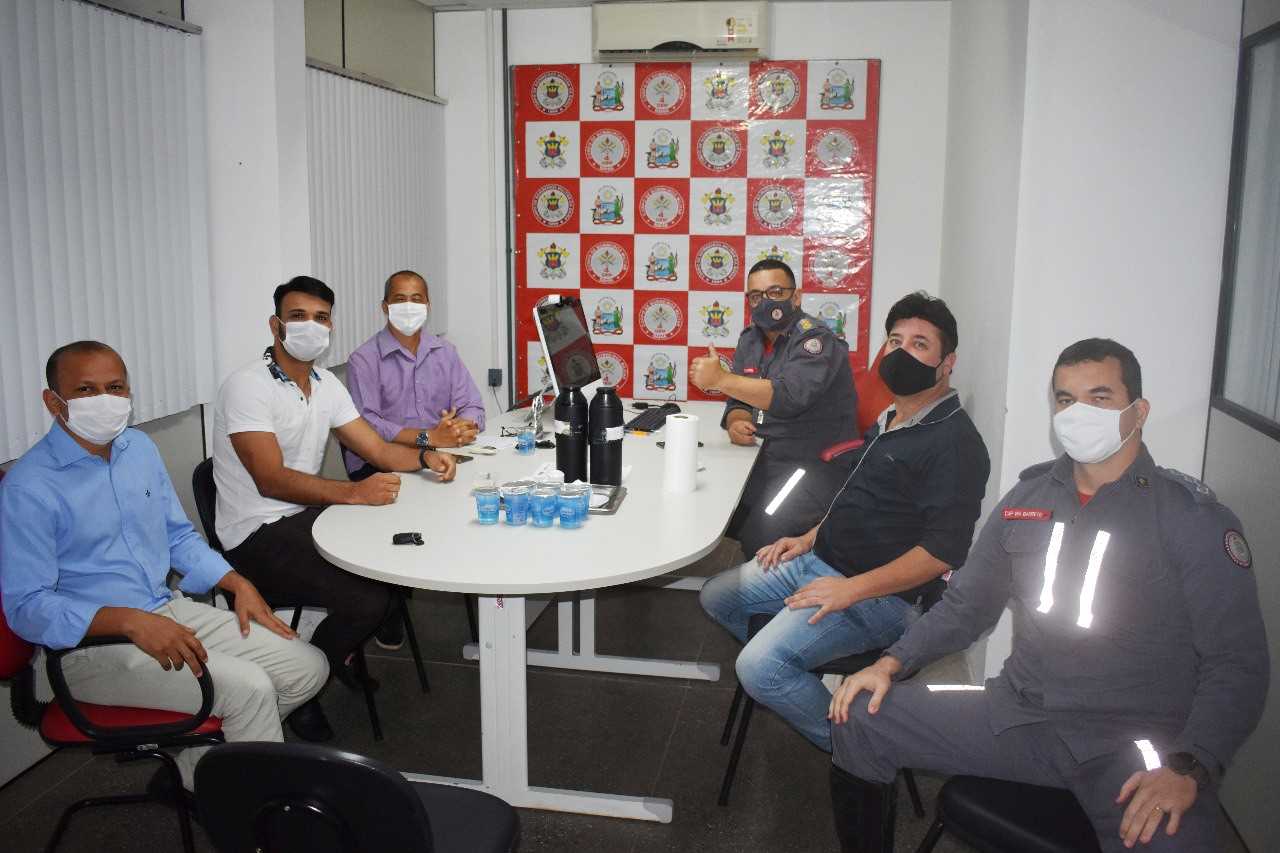 Camacã: Prefeito Paulo do Gás se reúne com o Comandante do Corpo de Bombeiros de Itabuna para instalar hidrantes funcionais em Camacã
